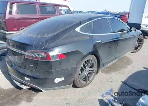 2013 Tesla Model S из США, поврежденный, VIN 5YJSA1DN1DFP07973